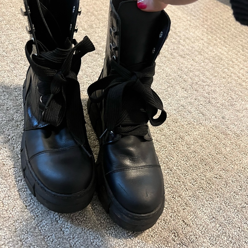 Alohas Black Lace Up Boots - Gem